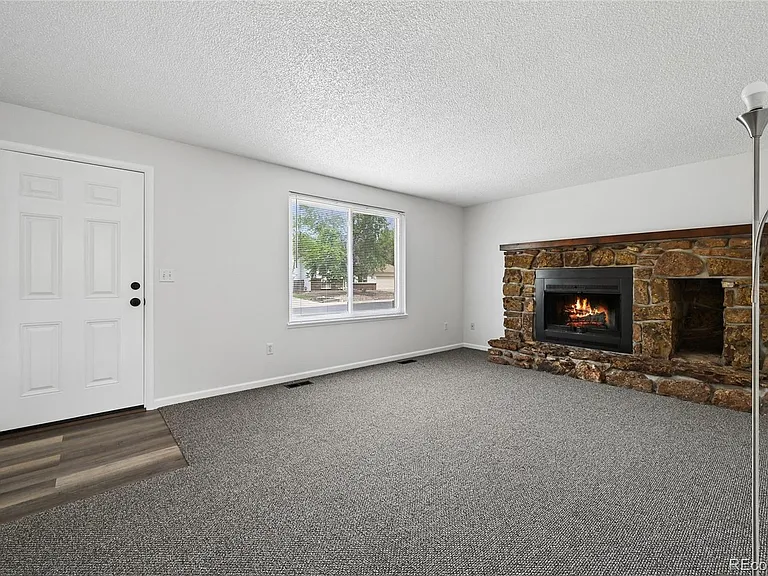 15140 E Columbia Dr — Photo 4