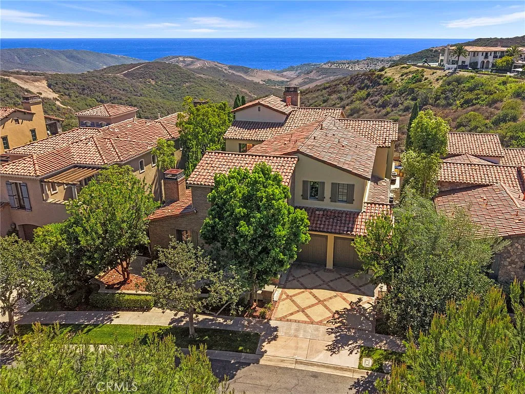 5 bed, 6.5 bath, 5257 sqft, $35,000 — Photo 2