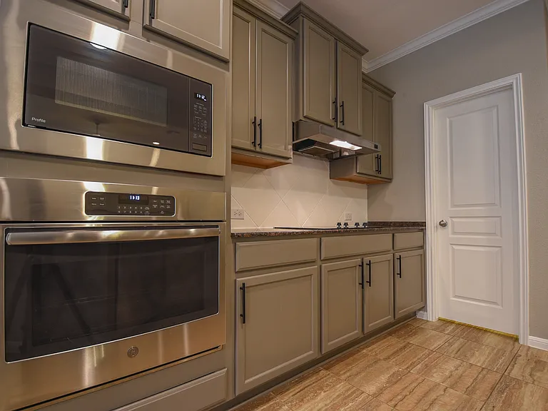 7712 Kendall Hill Dr — Photo 9