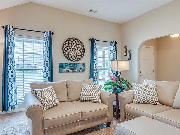 3rd image of 1827 Cotton Blossom Way