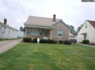 564 Maplewood Ave, Struthers, OH