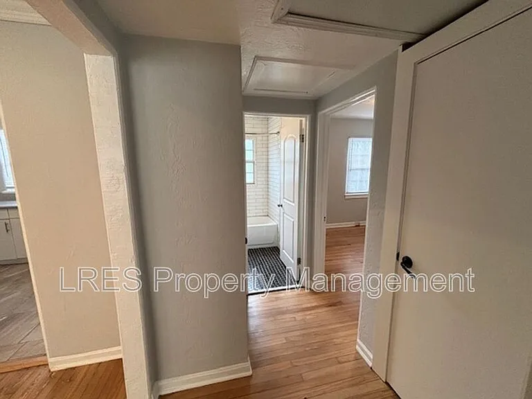 429 Wiltshire Rd — Photo 16
