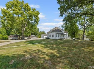 1 Schae Fries Dr, Swansea, IL 62226