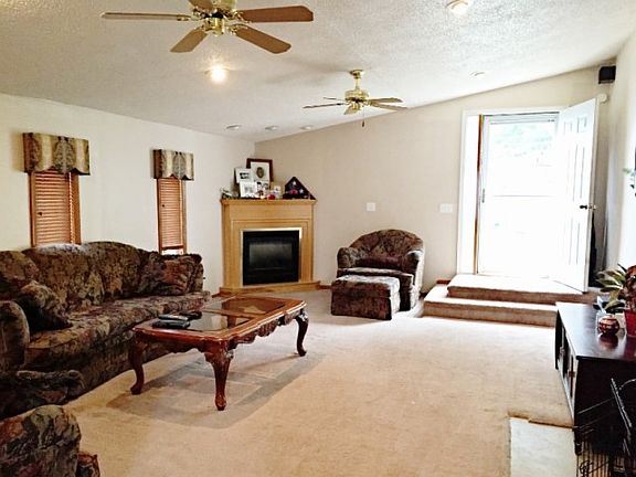 2nd image of 290 Clinton River Dr