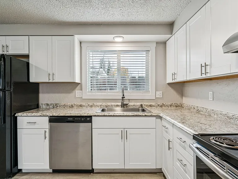 2111 Airport Ave #2105 — Photo 27