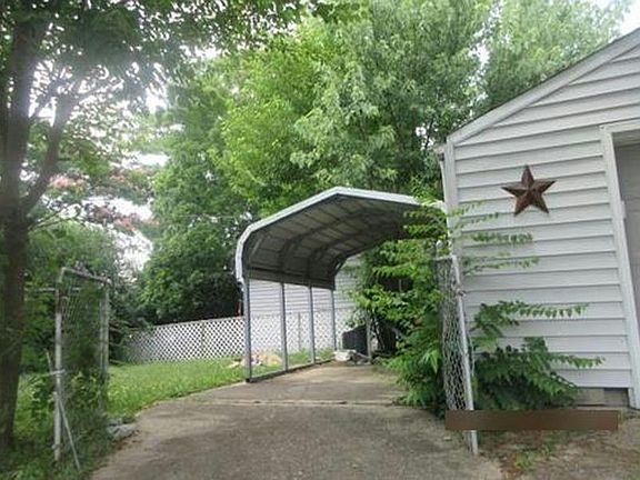 2nd image of 3797 Rose Ave