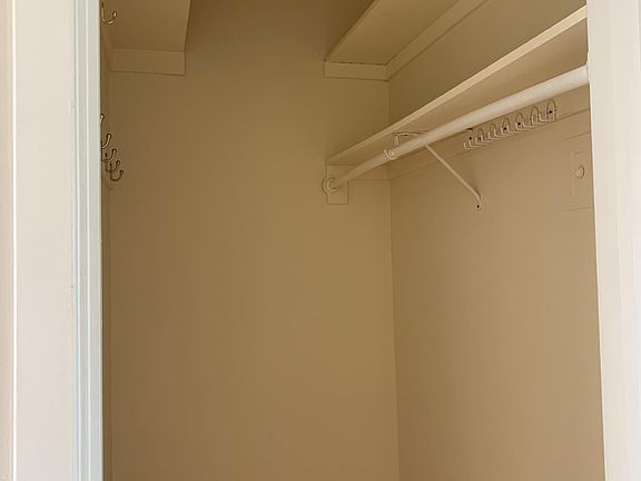 3rd image of 1420 Green St