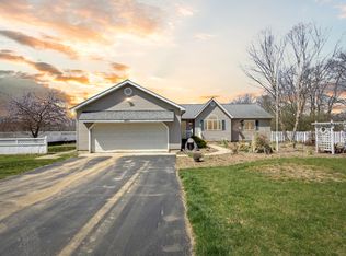 9250 Maple Dale Rd, Horton, MI 49246