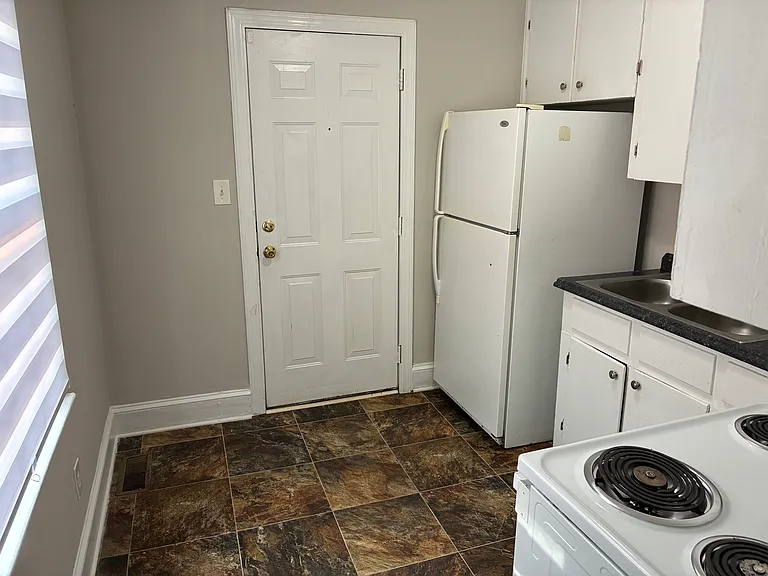 4004 Winfield Dr — Photo 6