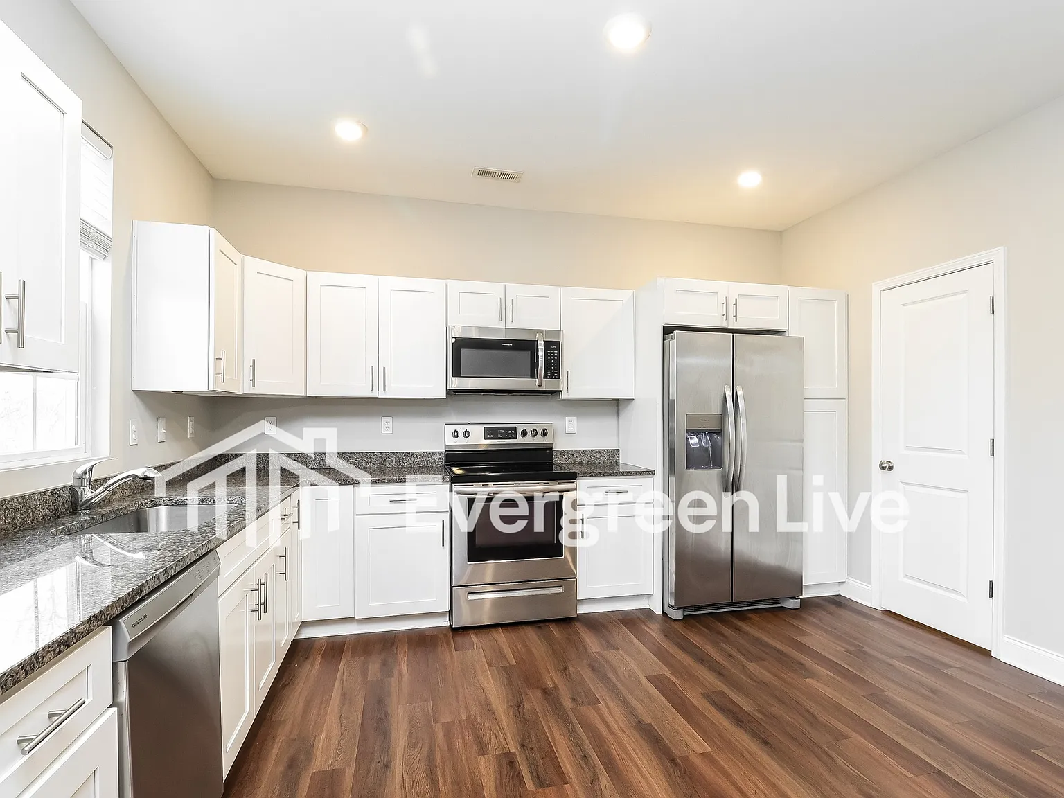 4 bed, 2.5 bath, 1857 sqft, $1,745 — Photo 3