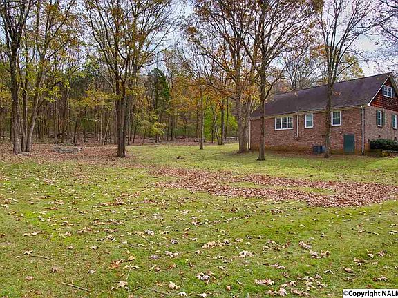 3rd image of 401 Mohican Dr SE