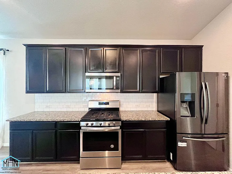 2307 Castello Way — Photo 12