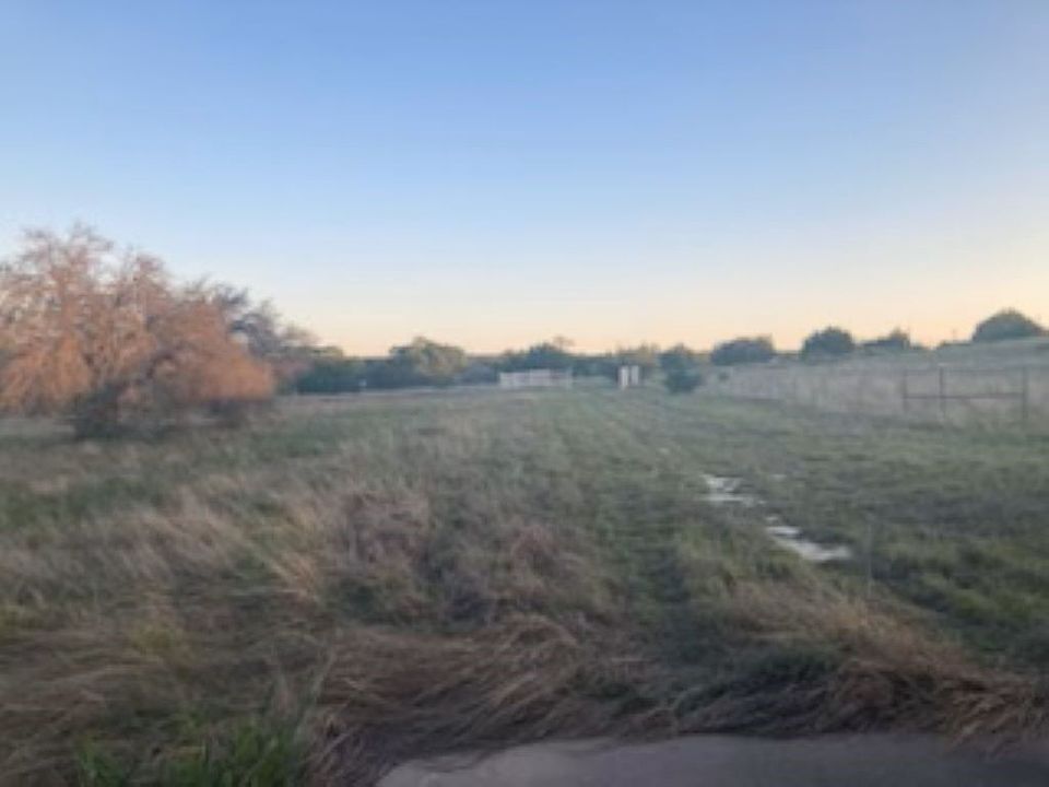2nd image of 200 County Road 271