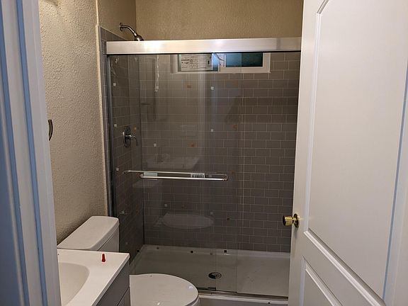5th image of 948 Pine St