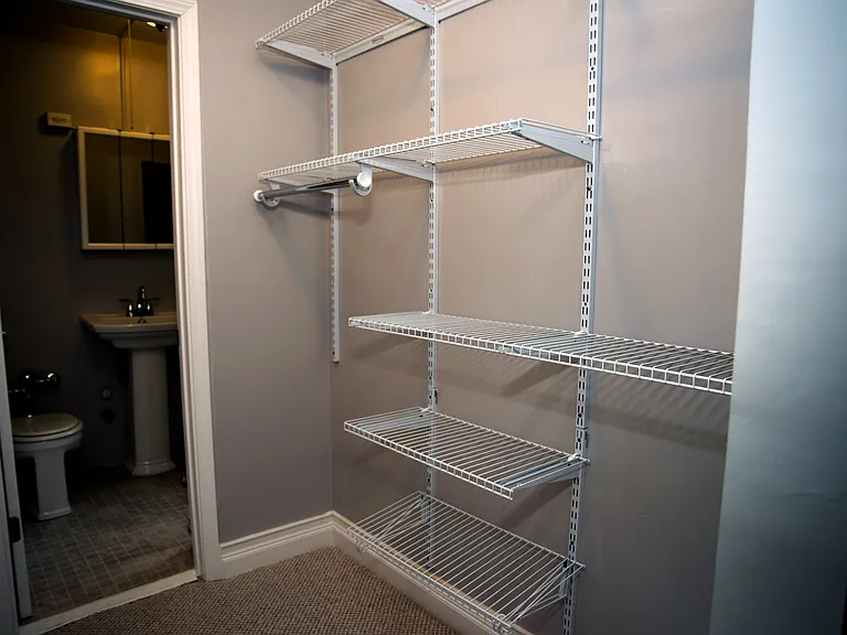 5737 N Kenmore Edgewater Apartments — Photo 49
