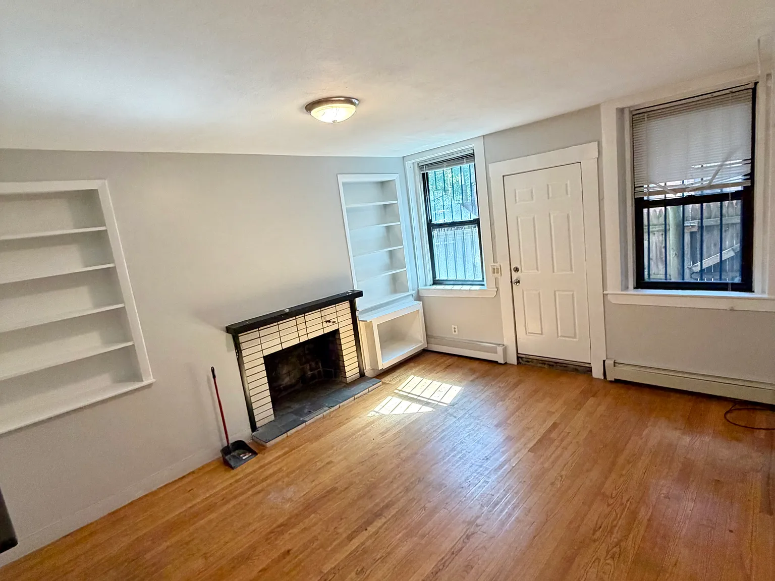 2 bed, 9999 sqft, $2,900 — Photo 2