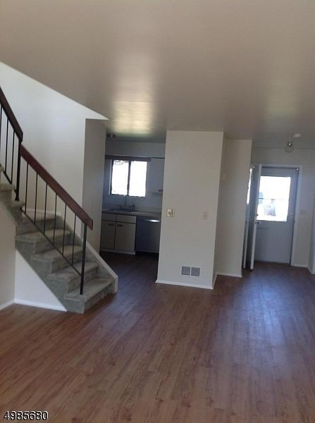 2nd image of 12 Pear Ct