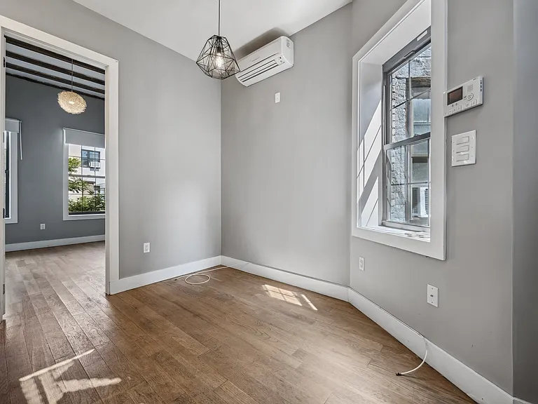139 Essex St #14 — Photo 5