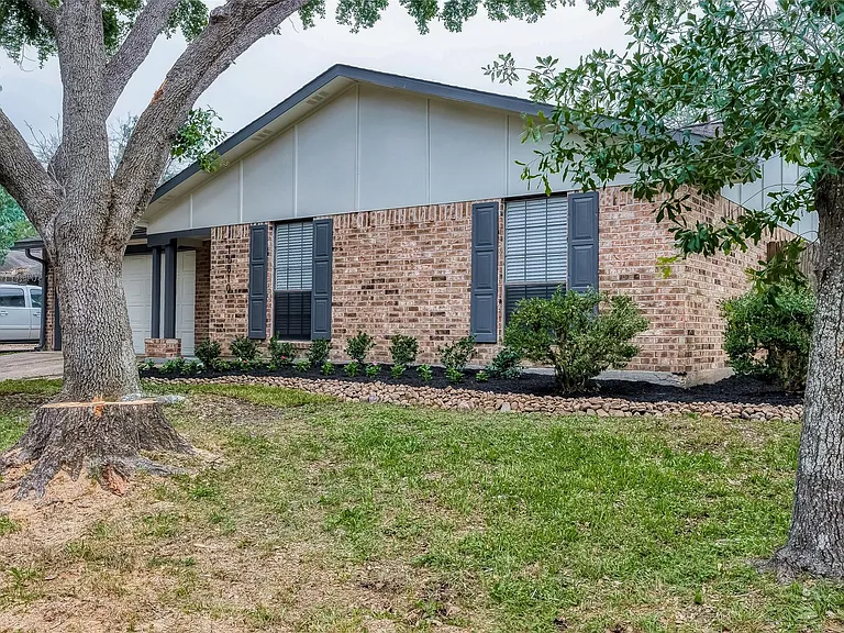 16810 Sweno Ct — Photo 2