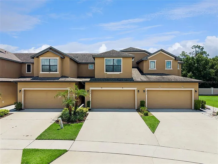 2438 Seven Oaks Dr — Photo 1