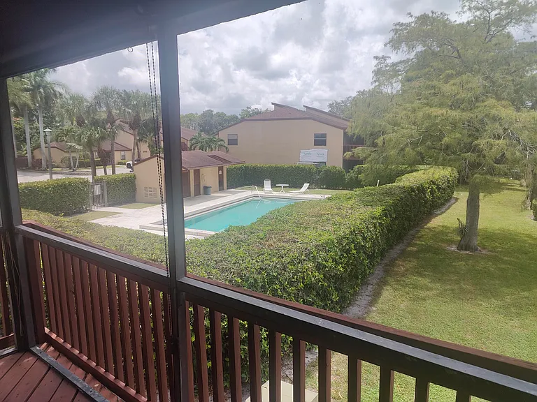 302 Lakeview Dr E #302 — Photo 11