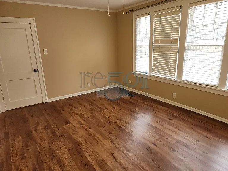 119 N Monroe St — Photo 33