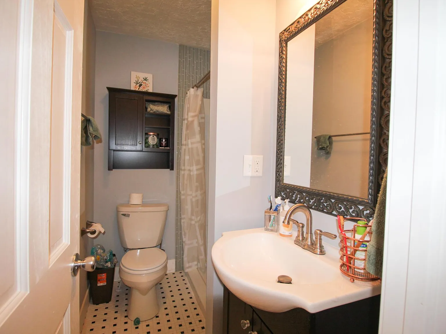 5 bed, 1136 sqft, $2,475 — Photo 4