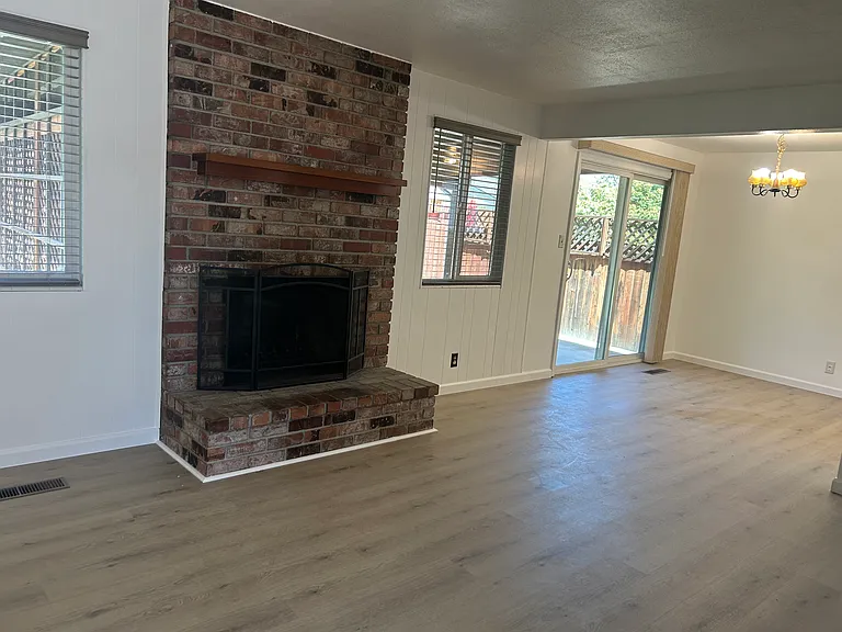 3072 Meadowlands Dr — Photo 4