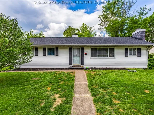 2924 Fitzwater Dr, South Charleston, WV 25303
