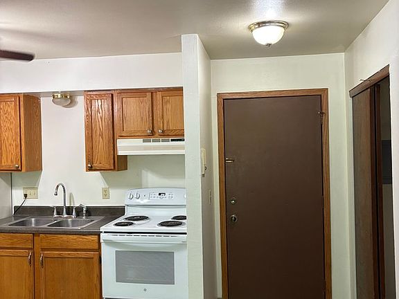 3rd image of 1701 Stonebridge Rd #111