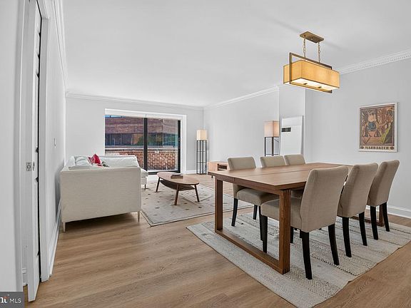 4th image of 1015 33rd St NW APT 705