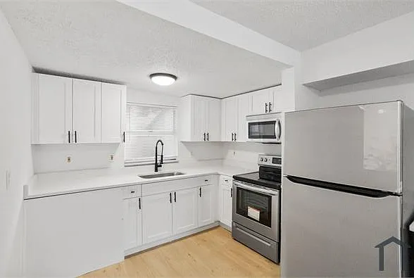 2 bed, $1,595 — Photo 3