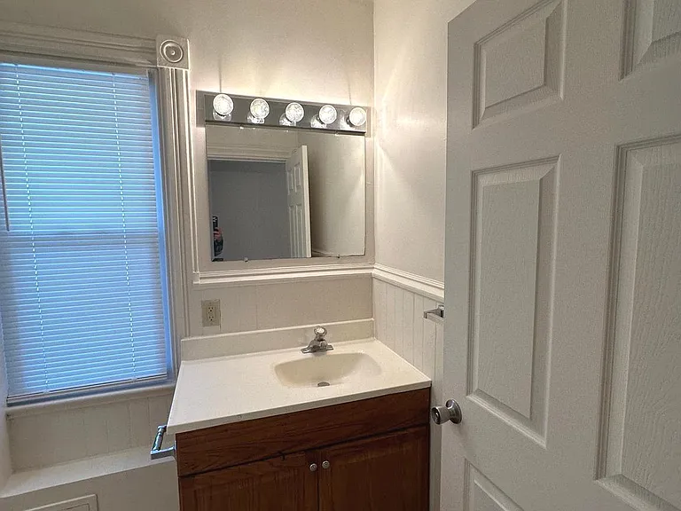 38 Wayside Ave #2 — Photo 29