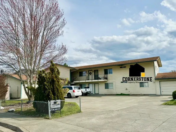 1736 Medart Ln, Grants Pass, OR 97527