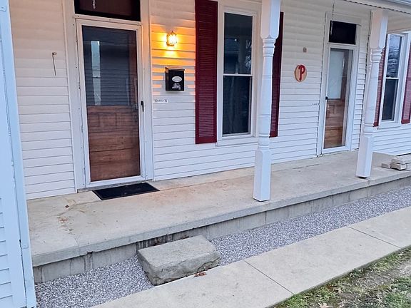 3rd image of 811 S Poplar St