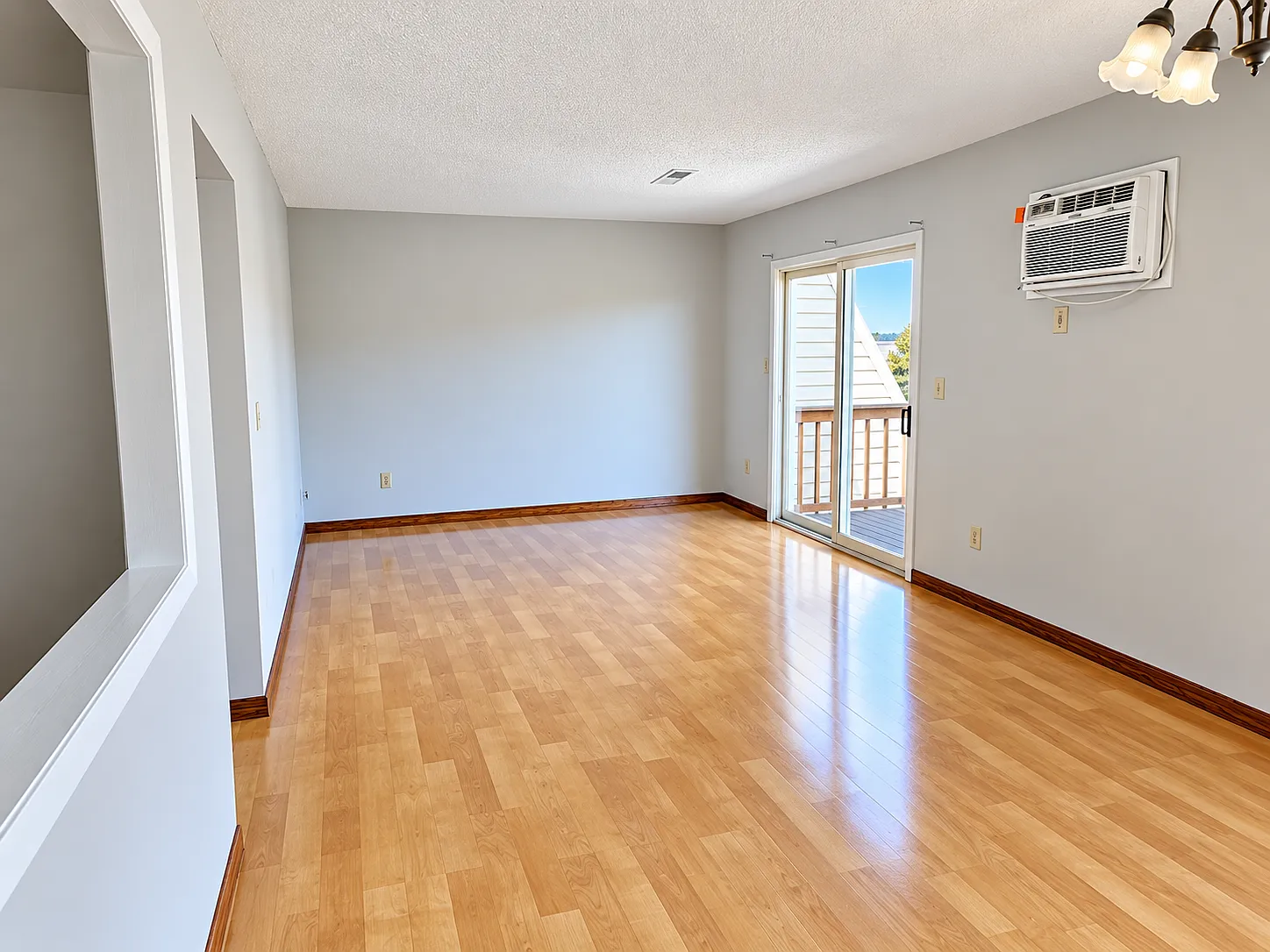 3 bed, 1050 sqft, $1,249 — Photo 1