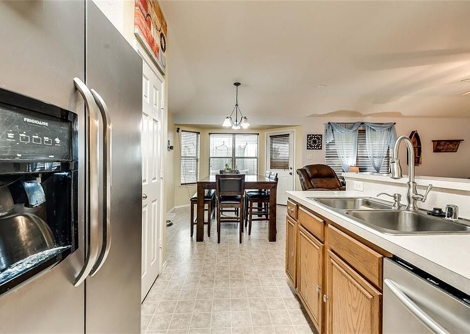 1st image of 220 Meadow View Ln