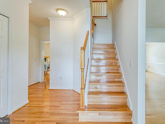 4th image of 102 Glacier Way