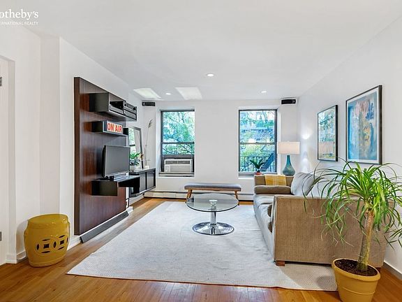 2nd image of 420 W 47th St APT 3D