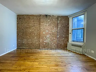 Rented by JB Mac Real Estate Inc.