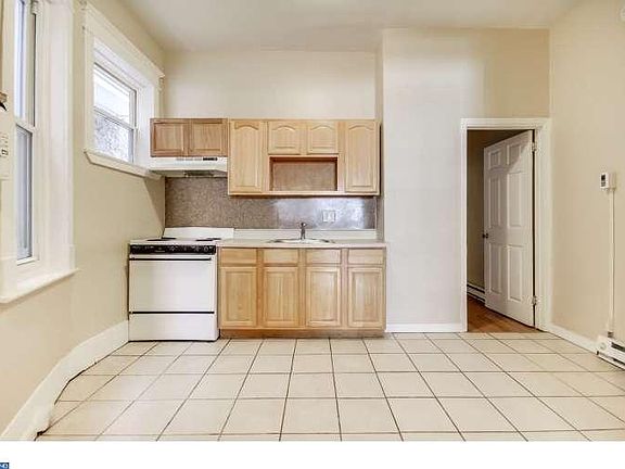 4th image of 932 Lindley Ave