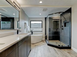 2672 Sailboat Dr, Houston, TX 77058