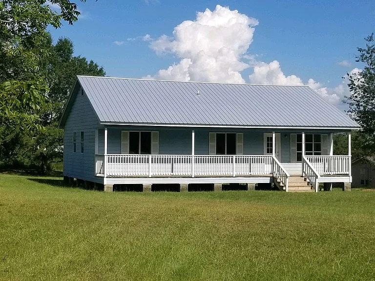 7046 N State Highway 123 — Photo 2