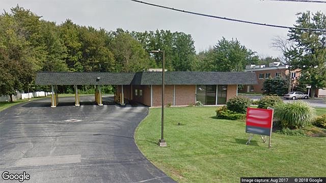 2nd image of 827 Hopkins Rd