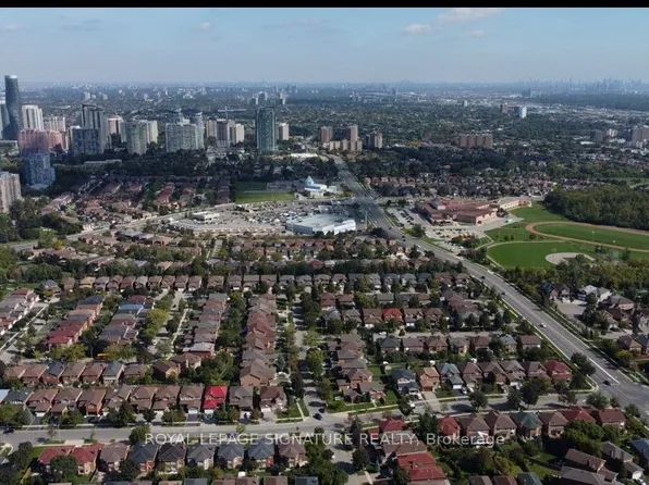 4194 Tea Garden Cir, Mississauga, ON L5B 2W8