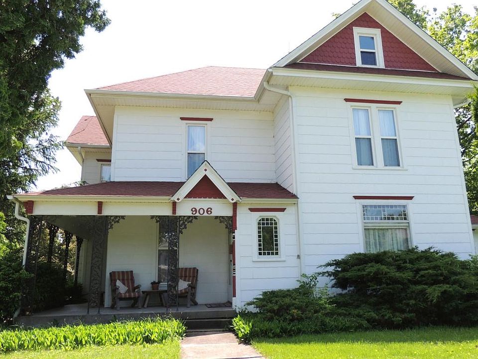 1st image of 906 W 2nd St