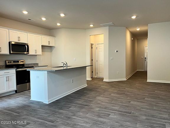3rd image of 1804 Gracie Ln