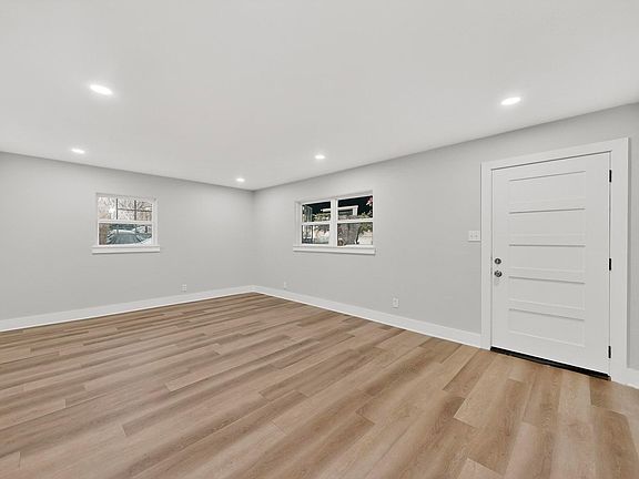 3rd image of 5313 Libbey Ave