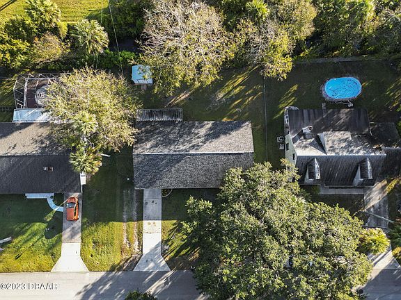 2nd image of 1855 Queen Palm Dr