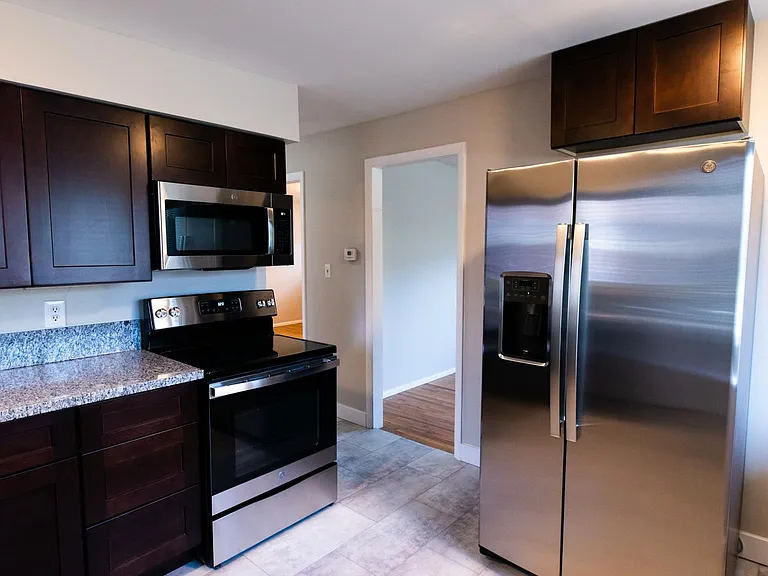 1179 E Blaine Ave #B — Photo 6